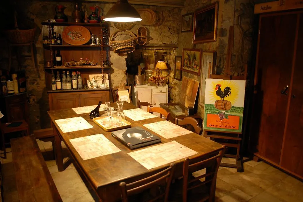 Borgo San Gusme Apartment